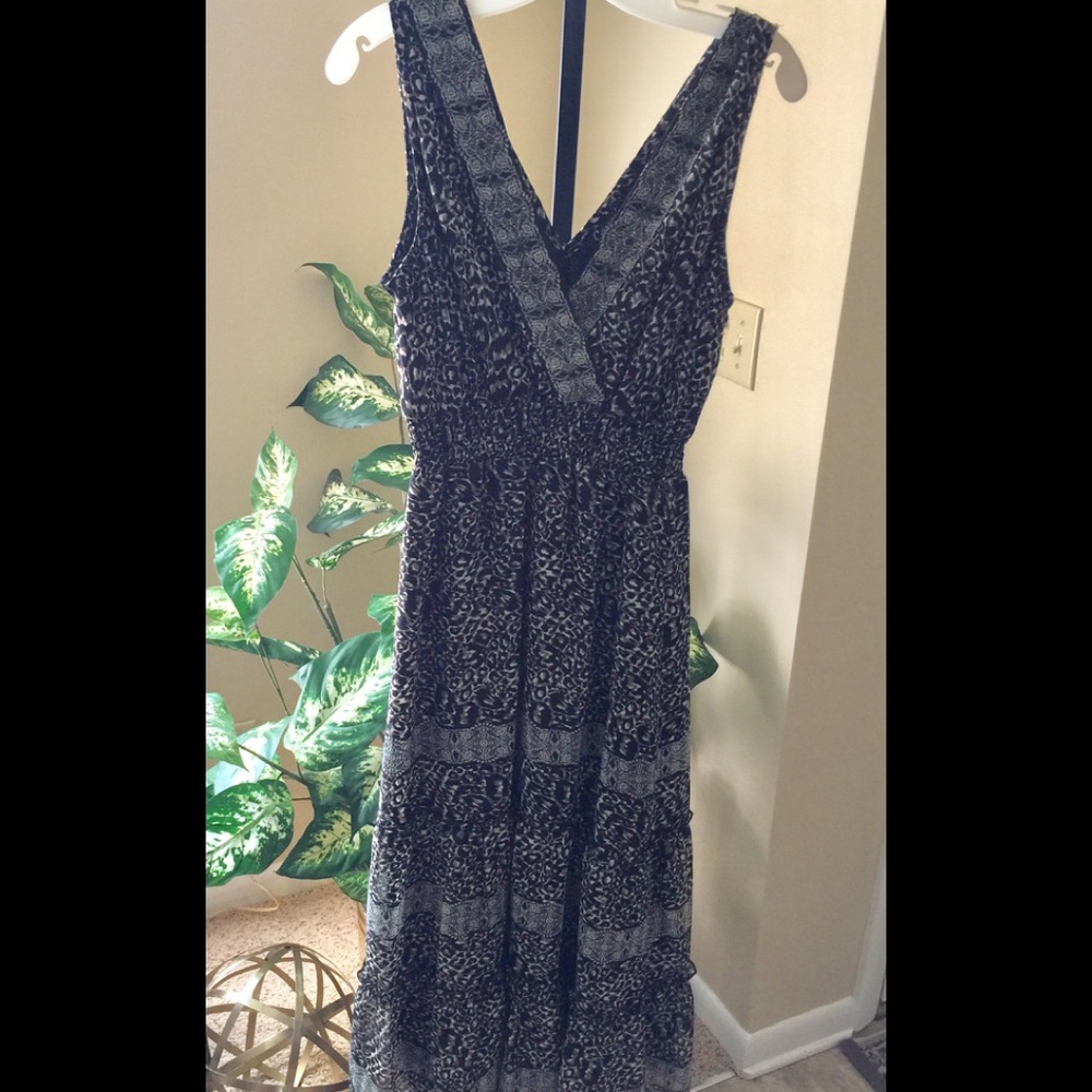 Cassie’s, Ladies Black, Tan & Ivory Sundress!